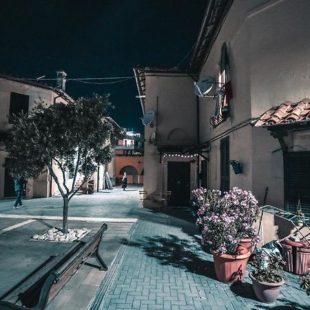 Roma Al Mare! Le Comete Del Borghetto Лідо-ді-Остія Екстер'єр фото