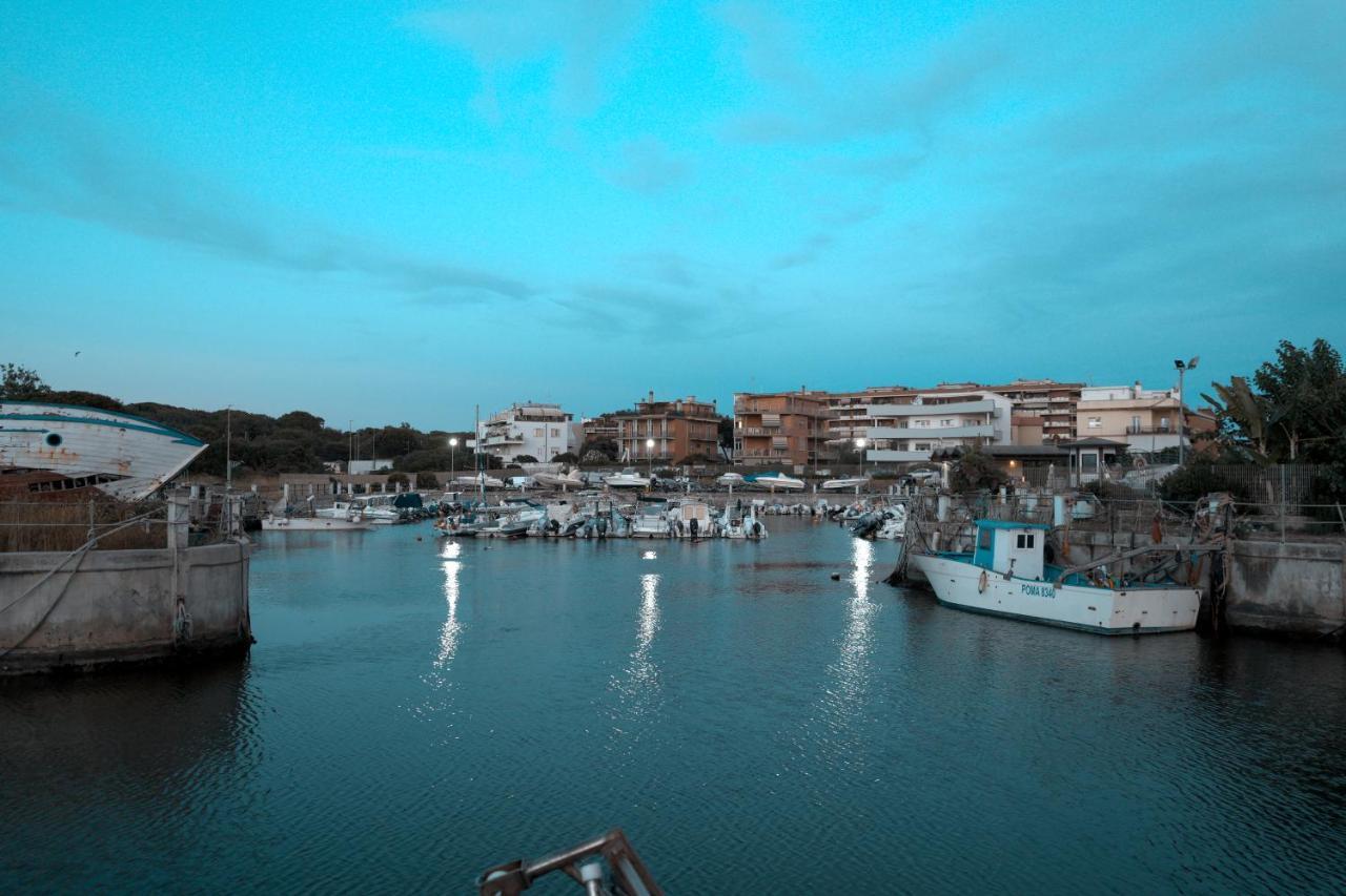 Roma Al Mare! Le Comete Del Borghetto Лідо-ді-Остія Екстер'єр фото